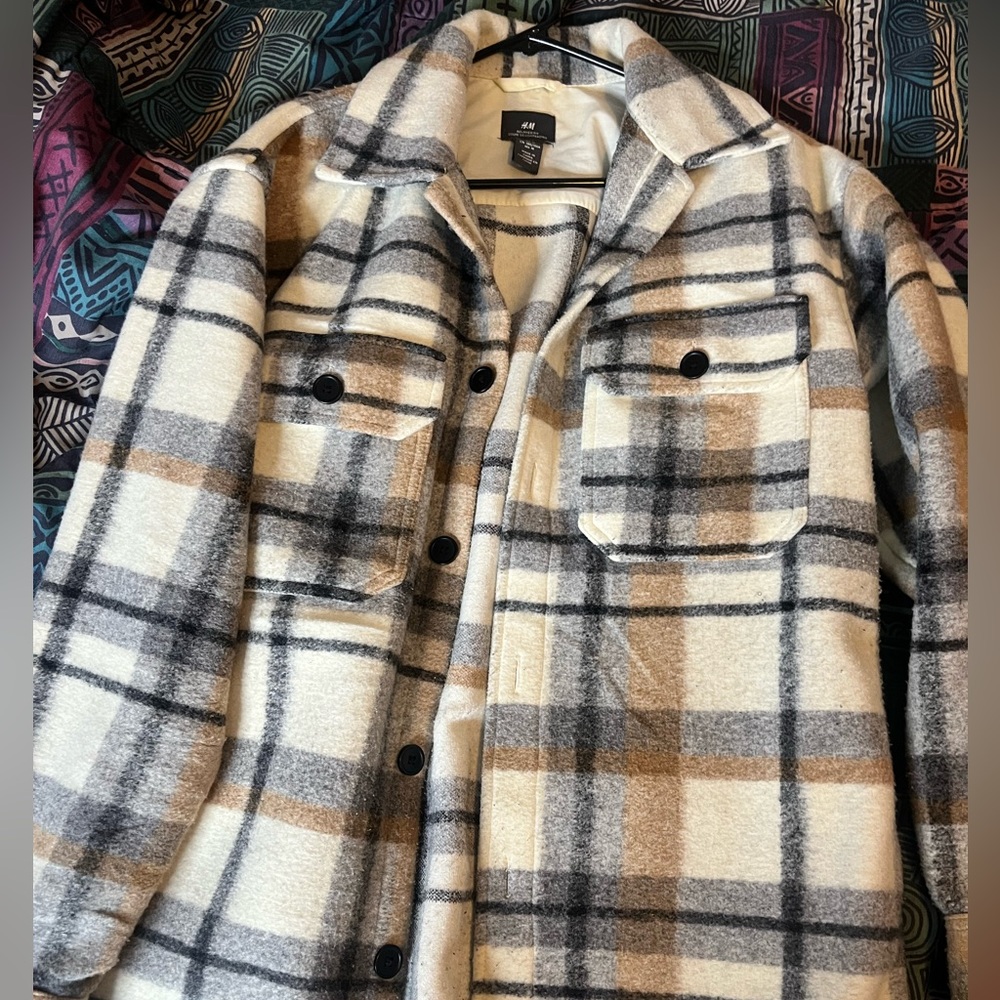 Men’s Shacket size medium